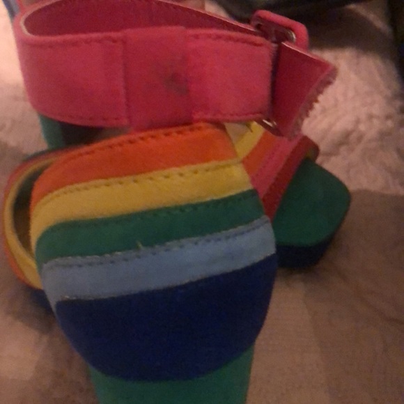 NWOT. Colorful platform heels - Picture 3 of 4